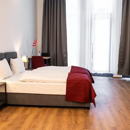 Om Hotel *